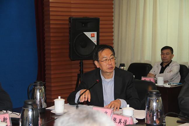 自治區國稅局黨組成員、副局長徐巖講話.JPG